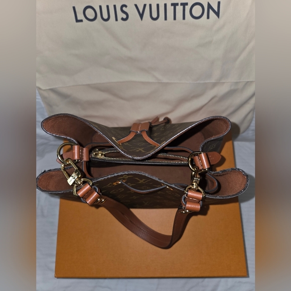 Louis Vuitton Caramel Neonoe Monogram Purse - Picture 3 of 8